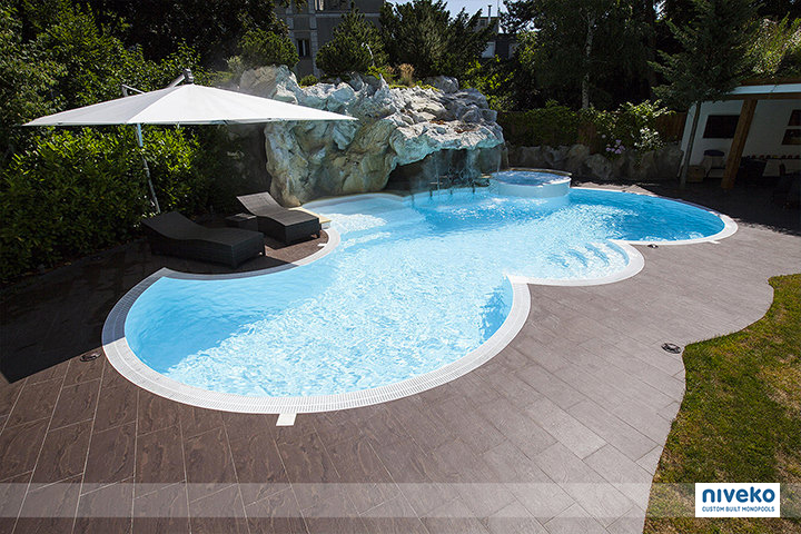Piscine arrondie monocoque de qualité