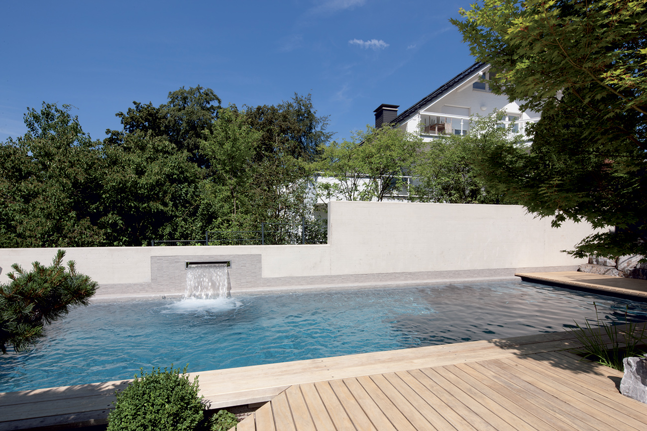 Construction piscine à débordement